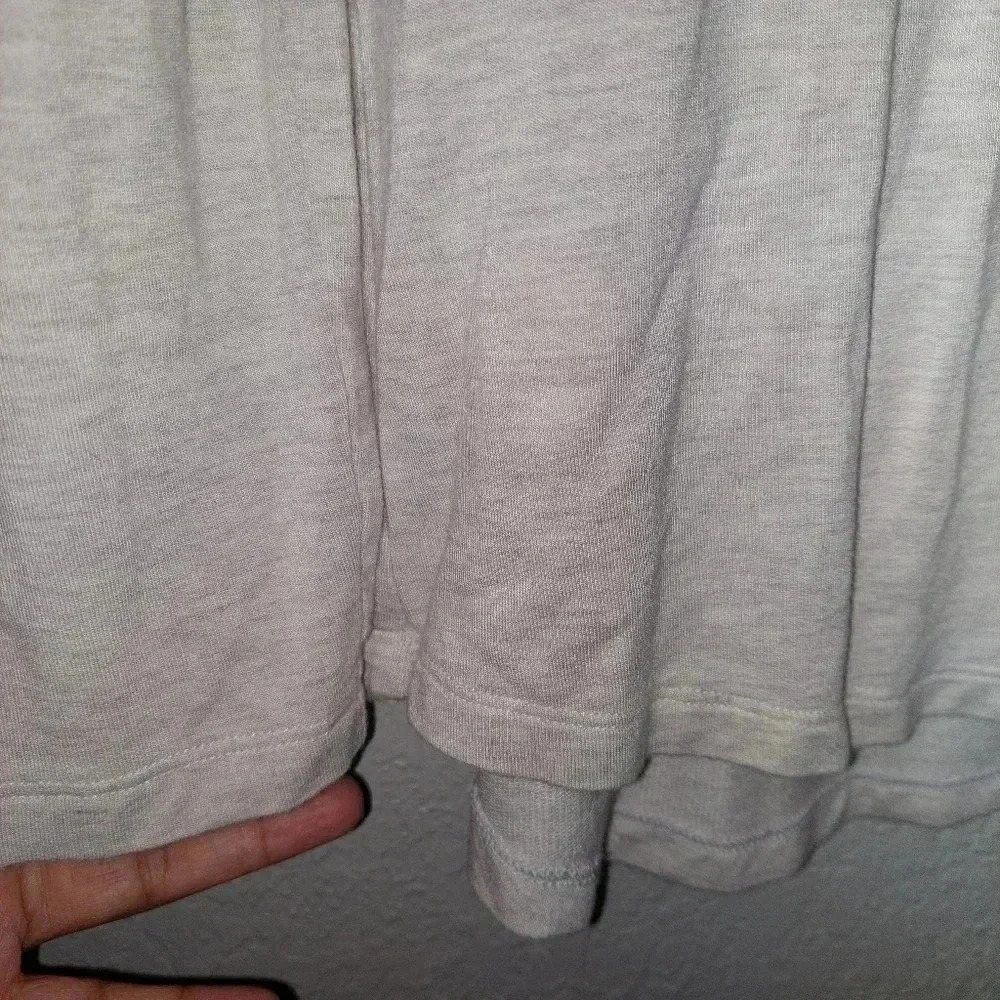 CAbi Snap Shoulder Sweatshirt Size Medium - Picture 4 of 6